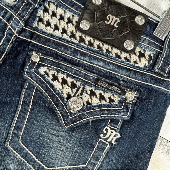 Miss Me Houndstooth Sparkle Flap Pocket Mid Rise Skinny Stonewashed Jeans - Picture 7 of 10